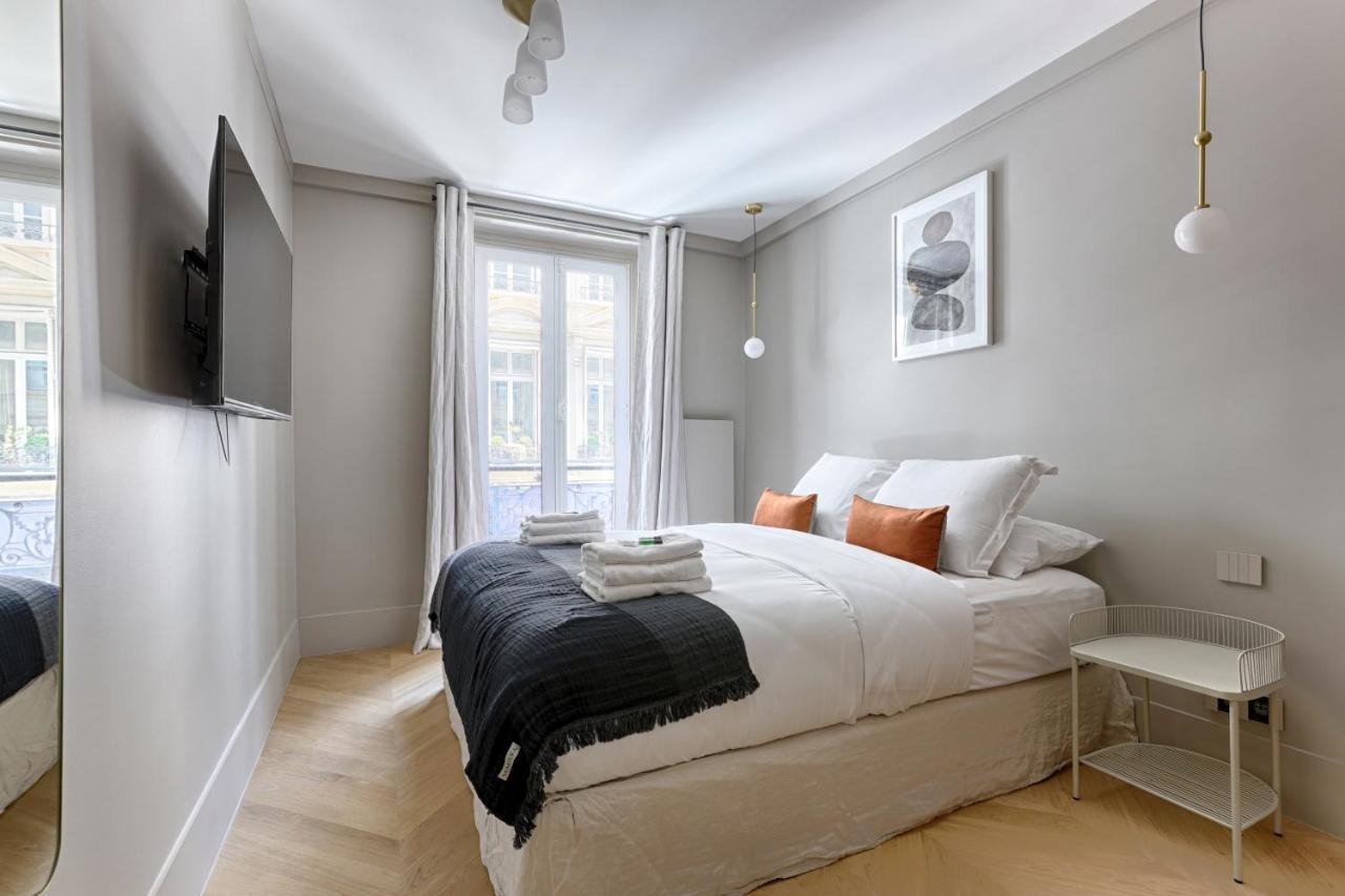 Unique Luxury Parisian Flat 2Br/6P -Champs Elysees Экстерьер фото